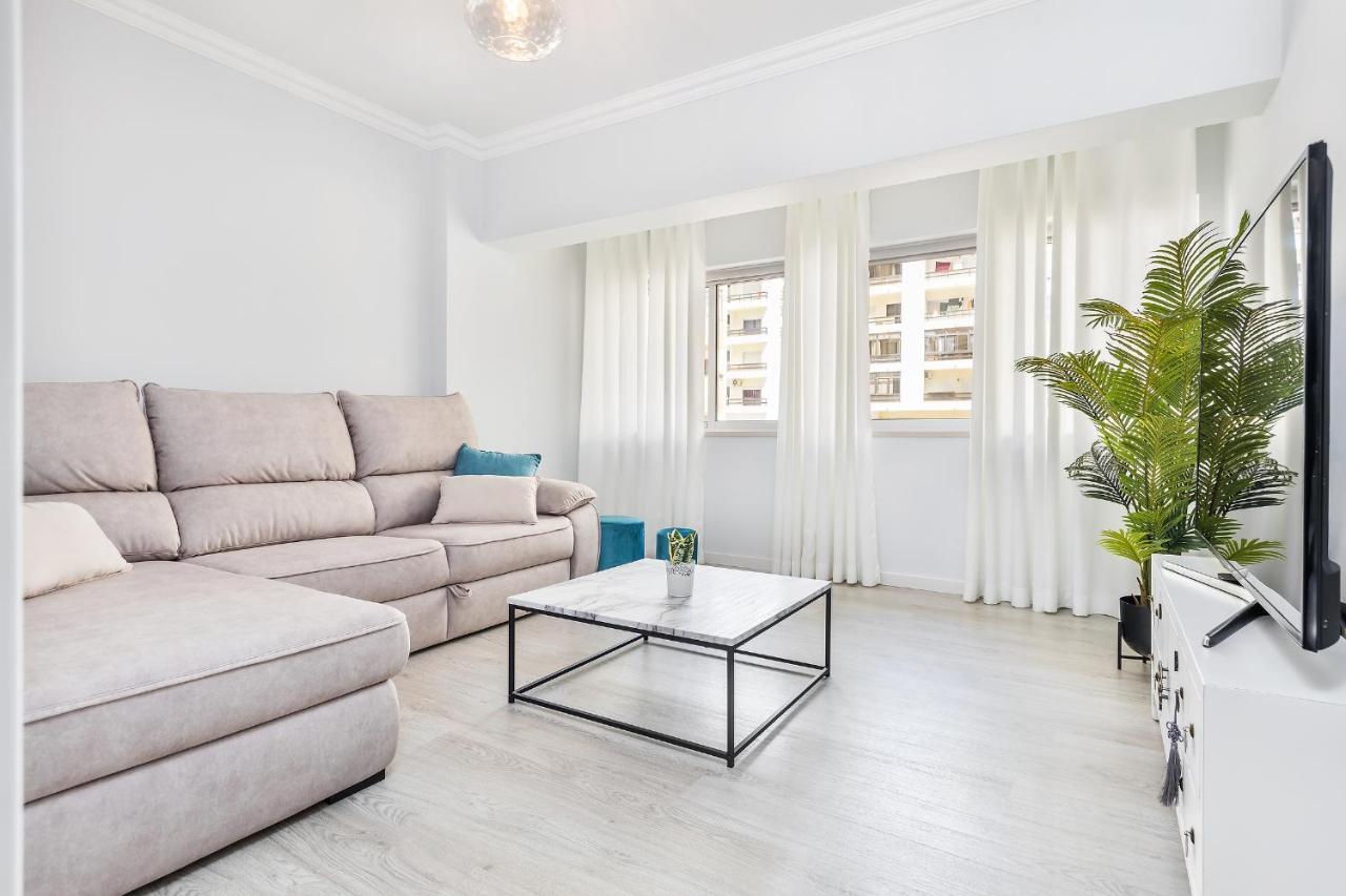 פארו Ria Mar Deluxe - City Center @Homesbyfc מראה חיצוני תמונה